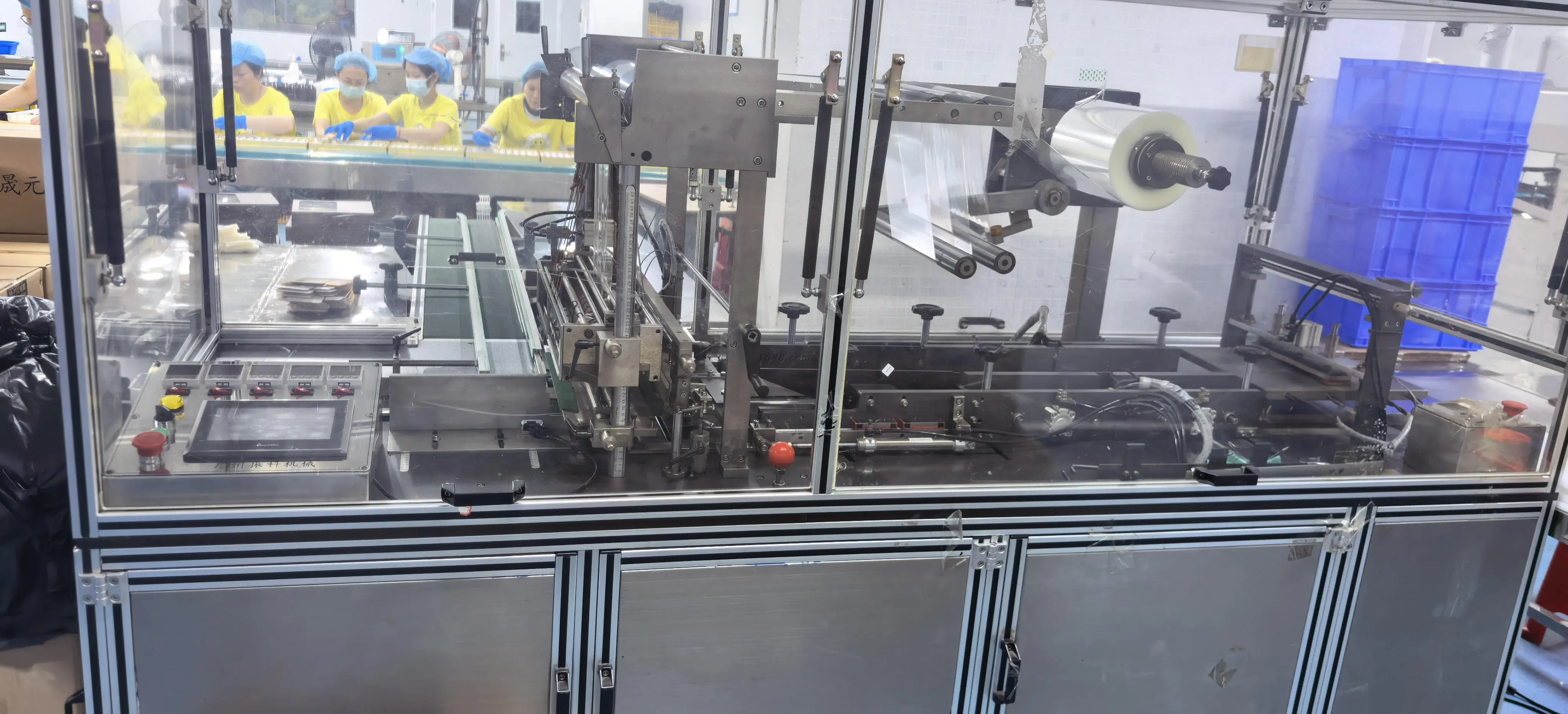 Secondary essential oil filling machine station